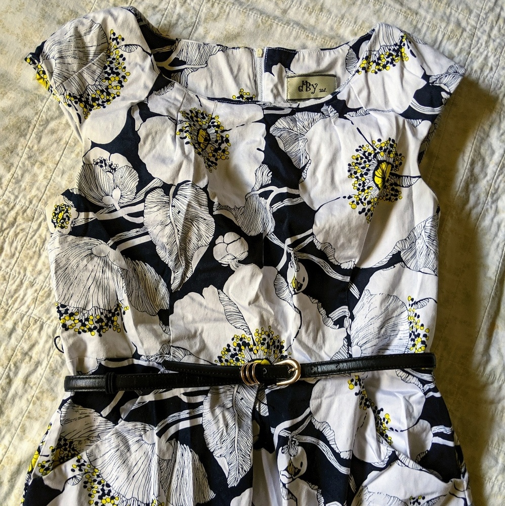 Cap-sleeve graphic floral sheath dress pockets